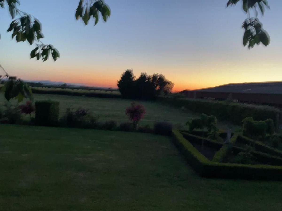 Nightingale B&B Pershore Bagian luar foto
