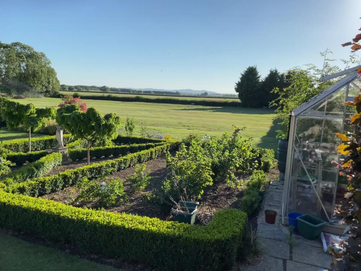 Nightingale B&B Pershore Bagian luar foto